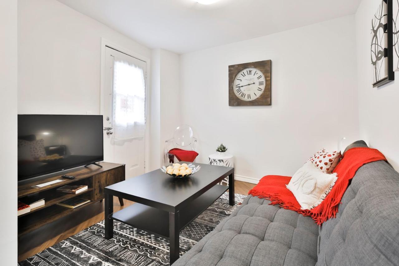 Free Parking And Location Apartment Montreal